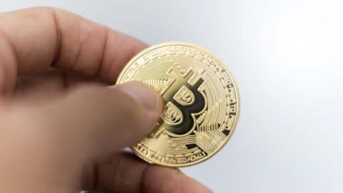 Bitcoin sale oltre i 21.000 dollari, soglia non vista dal fallimento di Ftx. Sono solo ricoperture o il ritorno del bel tempo?