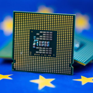 Bei, împrumut de 600 de milioane către Stm: Europa împinge pe semiconductori. Franco și Le Maire se bucură