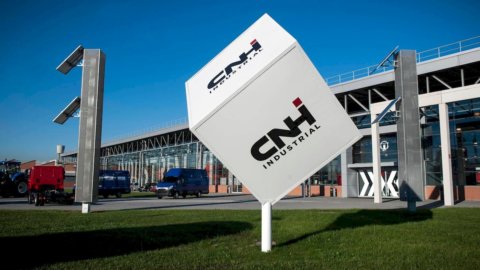 CNH meninggalkan Piazza Affari tetapi akan tetap di NYSE. Pembelian kembali 1 miliar, judul +3%