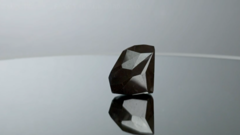 Sotheby’s mette all’asta il gigantesco diamante nero che viene dallo spazio