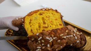 Colomba pasquale aperta