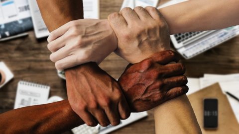 Impact economy: una fiscalità differenziata può spingere miliardi di investimenti. Una ricerca spiega perché