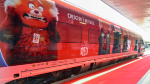 Frecciarossa 1000 a tema Red, film Disney Pixar