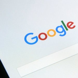 UE împotriva Google: Bruxelles ordonă vânzarea unei părți din serviciile sale de publicitate pentru abuz de poziție dominantă