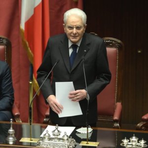 Mesajul lui Mattarella: „Reconstruirea Italiei cu demnitate dincolo de urgență”