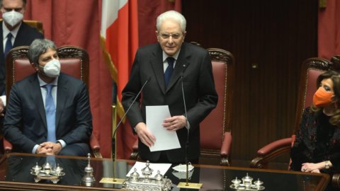 Mattarella'nın mesajı: "İtalya'yı acil durumun ötesinde haysiyetle yeniden inşa etmek"