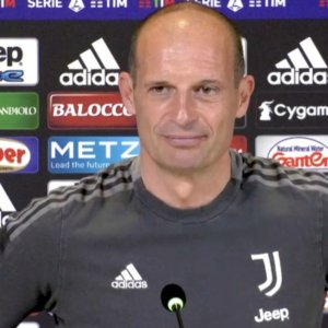 A Juve defende a liderança e Allegri ataca o Inter: "Somos como o Sinner e eles são como o Djokovic." Milan e Atalanta também em campo