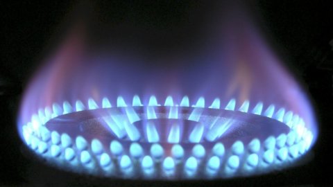 Prezzi del gas sui massimi a quota 245 euro e Gazprom avverte: “Potrebbero aumentare ancora del 60%”