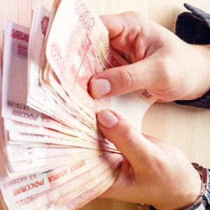 Război și sancțiuni financiare asupra Rusiei: care vor fi consecințele monetare?