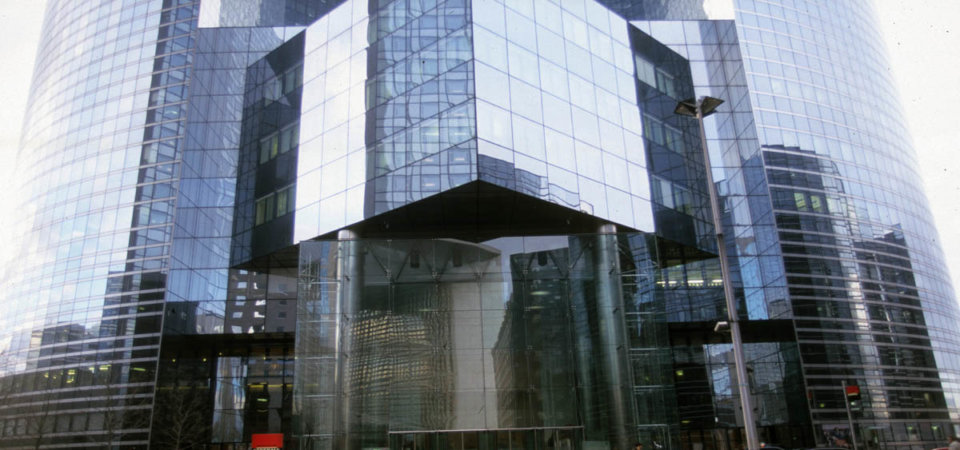 Borsa di Parigi: la regina di Francia è la Société Générale, la banca che da inizio 2025 guadagna il 115%