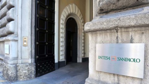 Últimas notícias da bolsa: Intesa se recupera e leva Piazza Affari acima dos 34 mil pontos. Para o valor BTP acima de 2,3 bilhões de pedidos