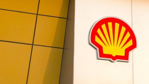 Shell, balzo dell’utile nel 2021 spinto dai prezzi del petrolio e gas