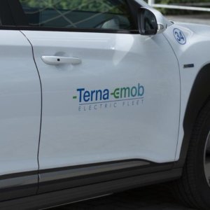 Terna は 1000 台以上の車で会社のフリートを更新し、そのうち 220 台は電気自動車です