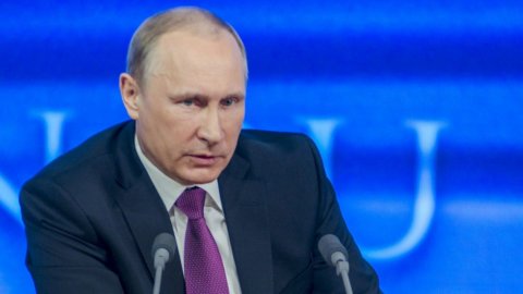 Oligarchi russi contro Putin: “Ha seppellito la Russia”