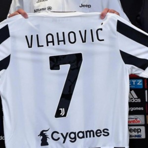 Juve affida a Vlahovic la grande rincorsa: debutto contro il Verona. Per Napoli e Atalanta ghiotte occasioni
