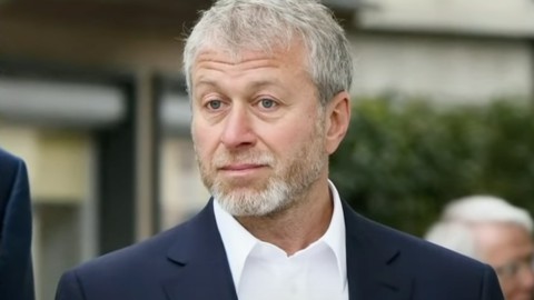 Abramovich: almeno 4 miliardi di beni trasferiti ai figli per evitare le sanzioni