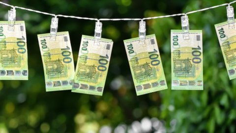 Riciclaggio, per Bankitalia su quattro anni vale come il 2% del Pil