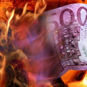 Borse in caduta libera: Milano maglia nera (-6,2%) brucia 80 miliardi. Tim e Unicredit a picco