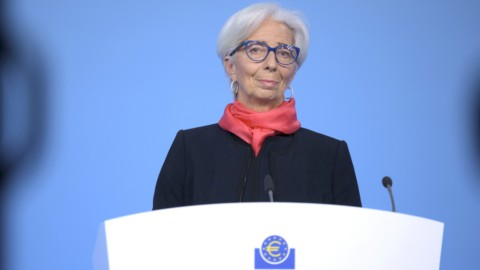 ECB, Lagarde: “Kami akan menaikkan suku bunga hingga inflasi mendekati target 2%. Saatnya mengurangi portofolio obligasi”