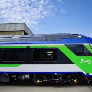 Fs Italiane presenta a Firenze Blues: il primo treno ibrido di Trenitalia