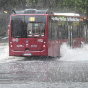 Météo, l'Italie en proie au mauvais temps : pluie, vent, neige et températures en baisse de 10 degrés