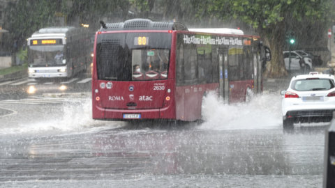 天气，意大利遭遇恶劣天气：雨、风、雪和气温下降 10 度