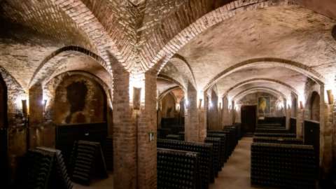 Monferrato, discovering the underground cathedrals of Canelli where the Italian sparkling wine was born