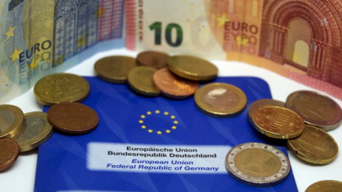 Pacto de estabilidade suspenso: dinheiro e documento da UE