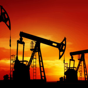 Petrolio boom e Borse sulle montagne russe: dopo un avvio shock i listini europei riducono i danni