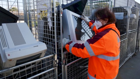 Terra dei fuochi: Leonardo vince appalto per controllo del territorio contro ogni vandalismo