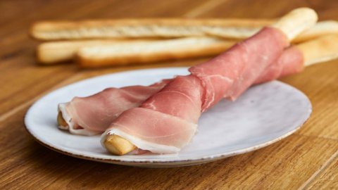 Prosciutto di San Daniele في جولة حول إيطاليا: مظاهرات في المطاعم وحانات النبيذ والحانات