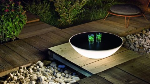 Solar by Foscarini: cu lampa proiectată de Massaud, balconul devine design