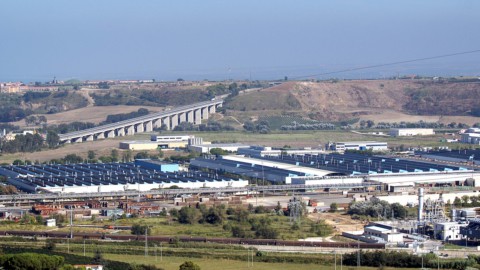 Stellantis: gigafabrica Termoli pentru baterii este gata. Mercedes intră în proiect ca al treilea partener