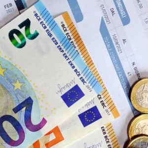 Taglio bollette, Bankitalia: “La proroga non può durare in eterno per non pesare troppo sul debito pubblico”