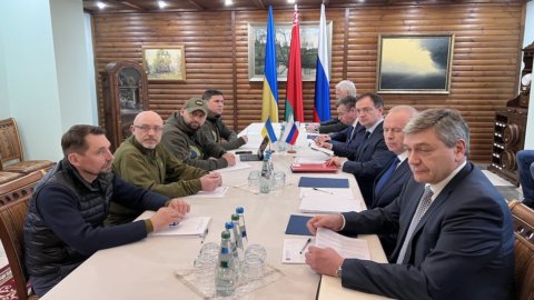 Negoziati Russia-Ucraina: “Piccoli sviluppi positivi per il miglioramento dei corridoi umanitari”