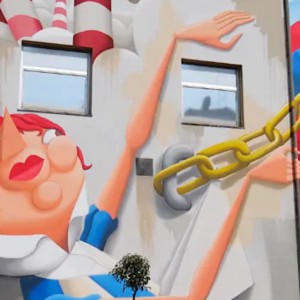 Napoli: l’eco-murales lungo 370 metri che ricorda i danni provocati dell’amianto