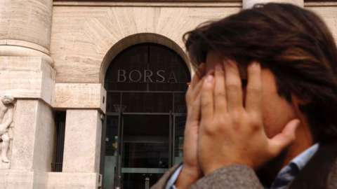 Borse in forte caduta e spread su per 3 ragioni: la stretta della Fed, la guerra e le sanzioni, il Covid in Cina