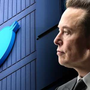 Twitter: Elon Musk sospende l’affare e punta il dito contro spam e fake. Titolo in caduta libera a Wall Street
