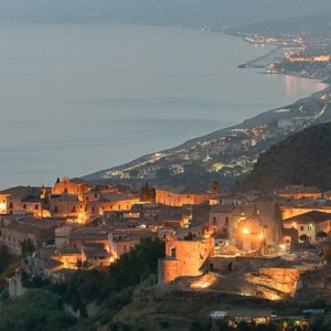 Festival Foto Fiumefreddo, festival fotografi yang tersebar luas di Calabria