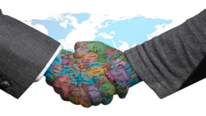 accordi commerciali tra partner mondiali