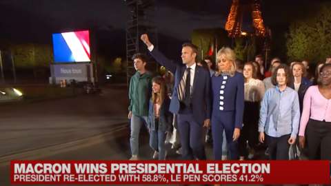 Elezioni Francia, Macron festeggia la vittoria e cambia la sua agenda: “Si apre una nuova era”