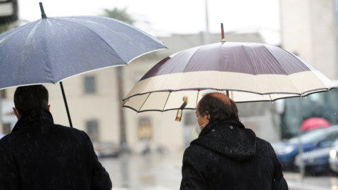 Vuelve el tiempo, la lluvia y el mal tiempo tras Semana Santa y Lunes de Pascua: bajan las temperaturas