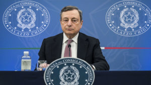 Mario Draghi alla conferenza stampa sul Def 2022