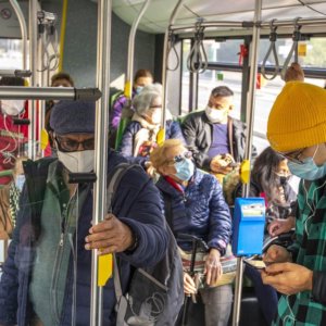 Masker: di sinilah wajib dan di mana tidak sampai 15 Juni. Aturan baru juga untuk Green Pass