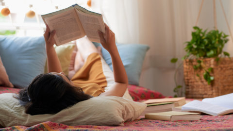 Dijital çağda gençler okumayı yeniden keşfediyor: ancak her 3 kişiden sadece 10'ü ayda en az bir kitap okuyor