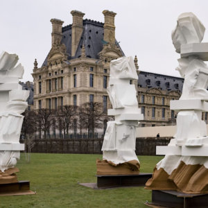 Jardin des Tuileries (Paris): "The Three Graces" از پرتگالی Pedro Cabrita Reis