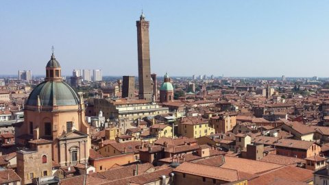 Bologna, eutanasia del Museo della storia petroniana: presto nel palazzo i quadri di Morandi