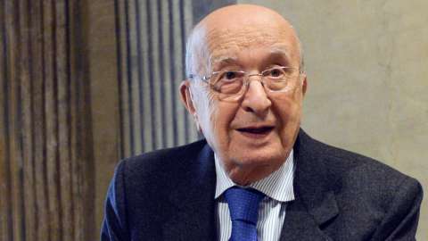 De Mita, addio al leader che fu premier e guidò la Dc in un duello infinito con Bettino Craxi