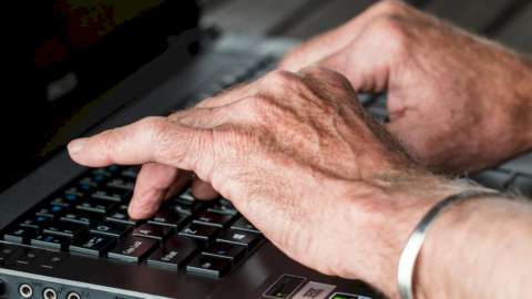 Lavoro, Inapp: aumentano i lavoratori over 50 in Italia, +37% nel 2022
