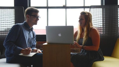 Empresas jóvenes: 1 de cada 4 aumentará el número de empleados pero están atrasados ​​​​en los proyectos Pnrr